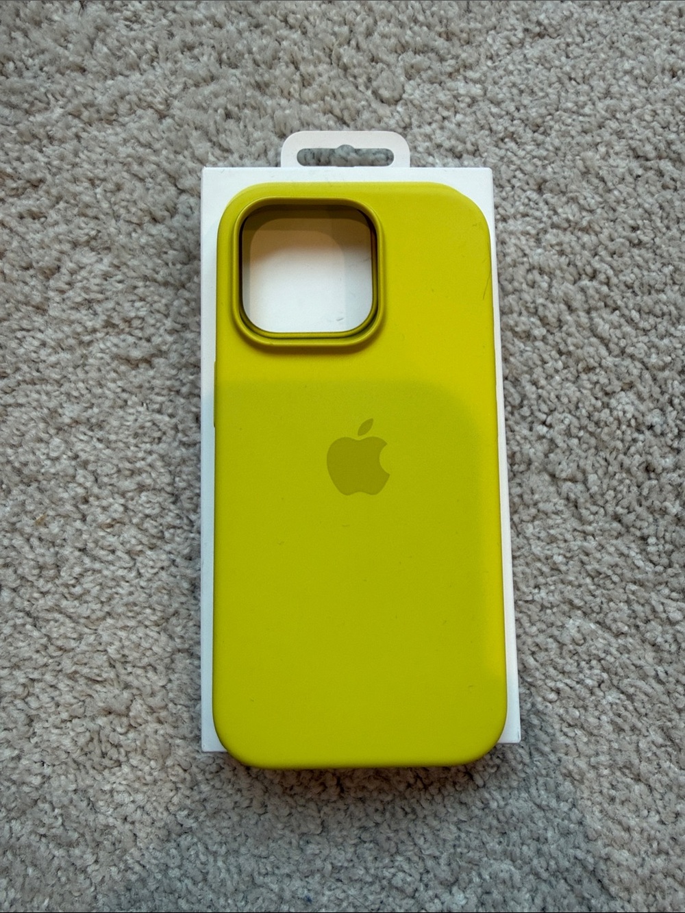 Apple Lemon Yellow Silicone Phone Case iPhone 16 Pro